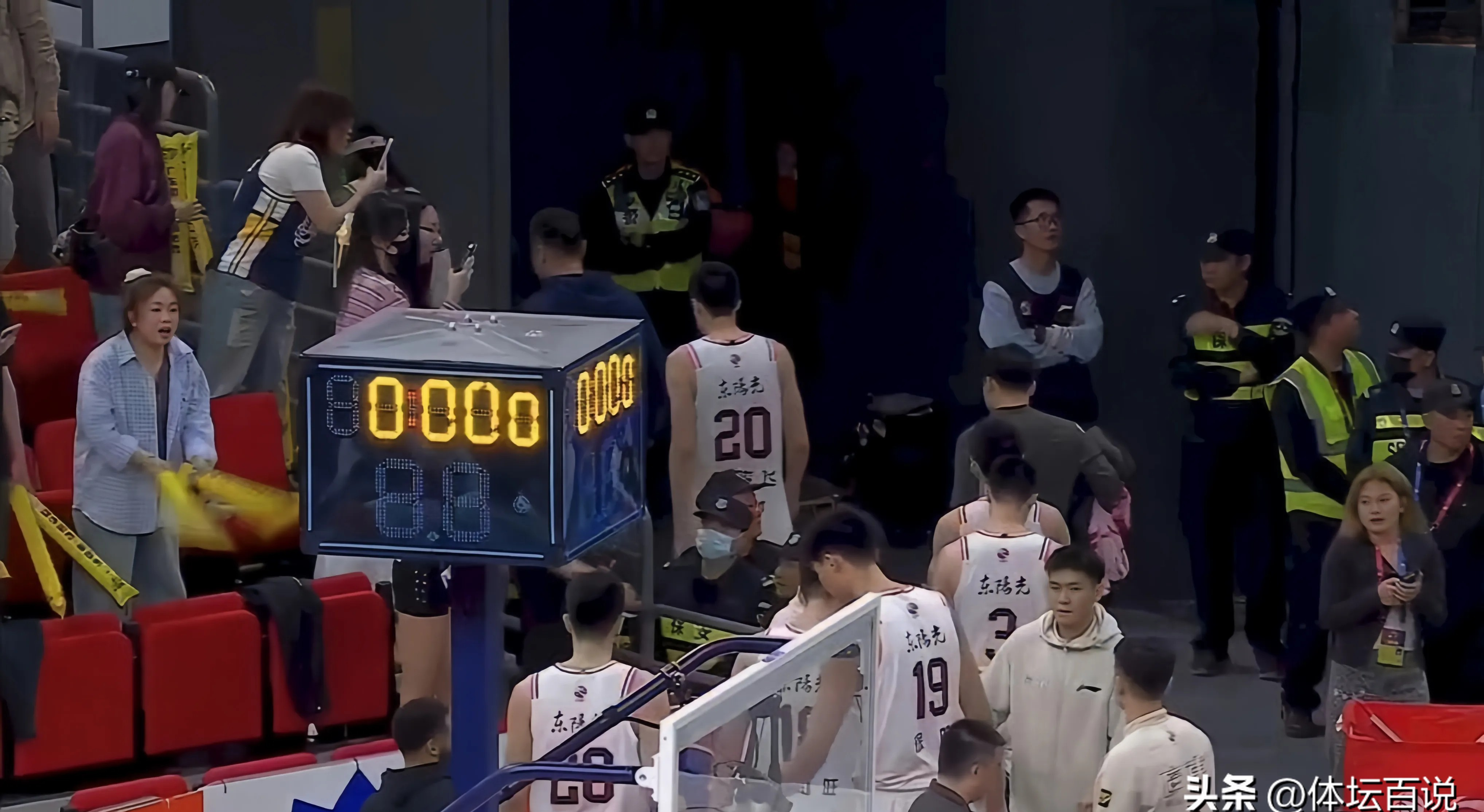 里程碑夜！布鲁克林篮网刷新队史纪录，CBA常规赛今晚刷纪录，引发热议，纪律约束更严格的简单介绍