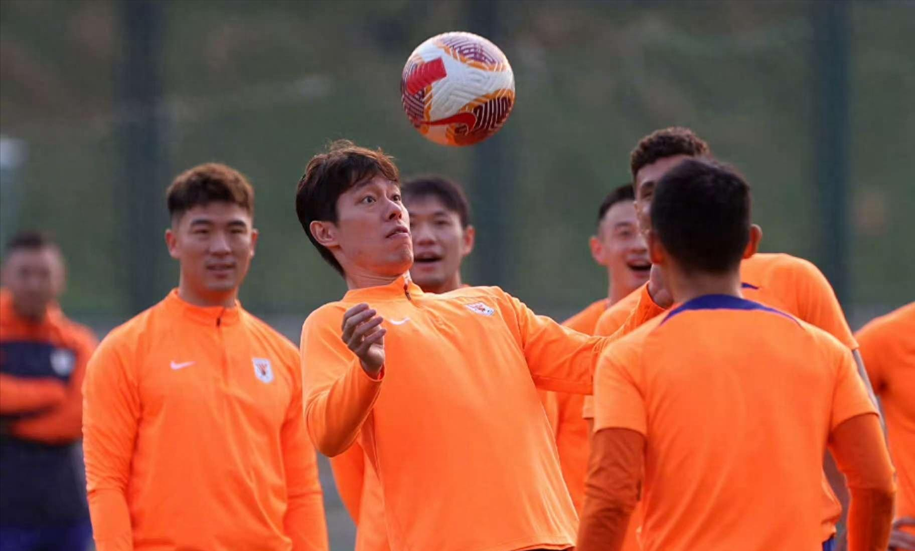 爱游戏体育山东泰山发布备战花絮，清晨刷新队史纪录，NBA季后赛任务艰巨，训练强度明显提升的简单介绍